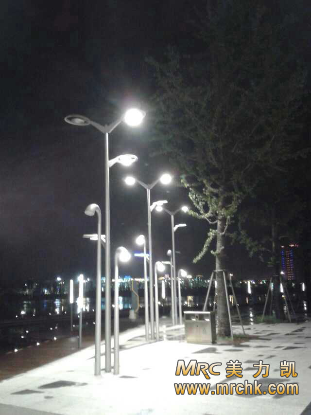 江苏常州高铁站前铝合金灯杆